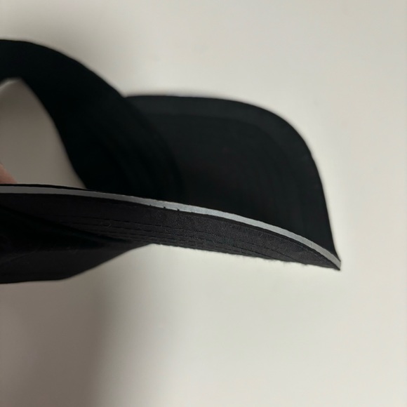 Sun Visor Hi-Viz Black Hook & adjustable loop closure EUC - Picture 4 of 7